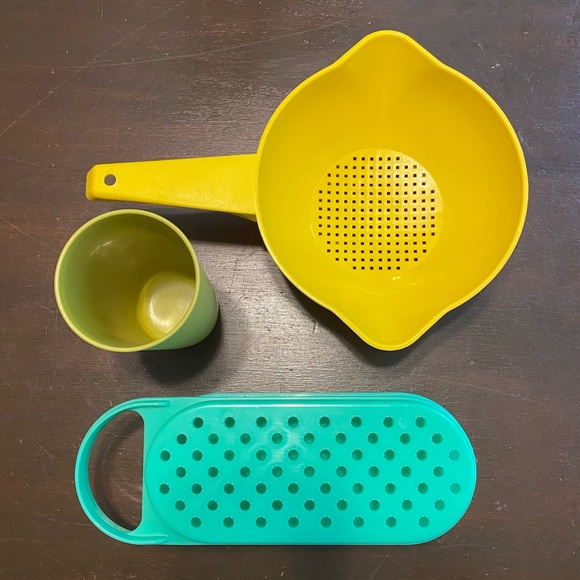 Tupperware Other - 🔥 3 FOR $20 Vintage Tupperware blue cheese shredder yellow colander green cup
